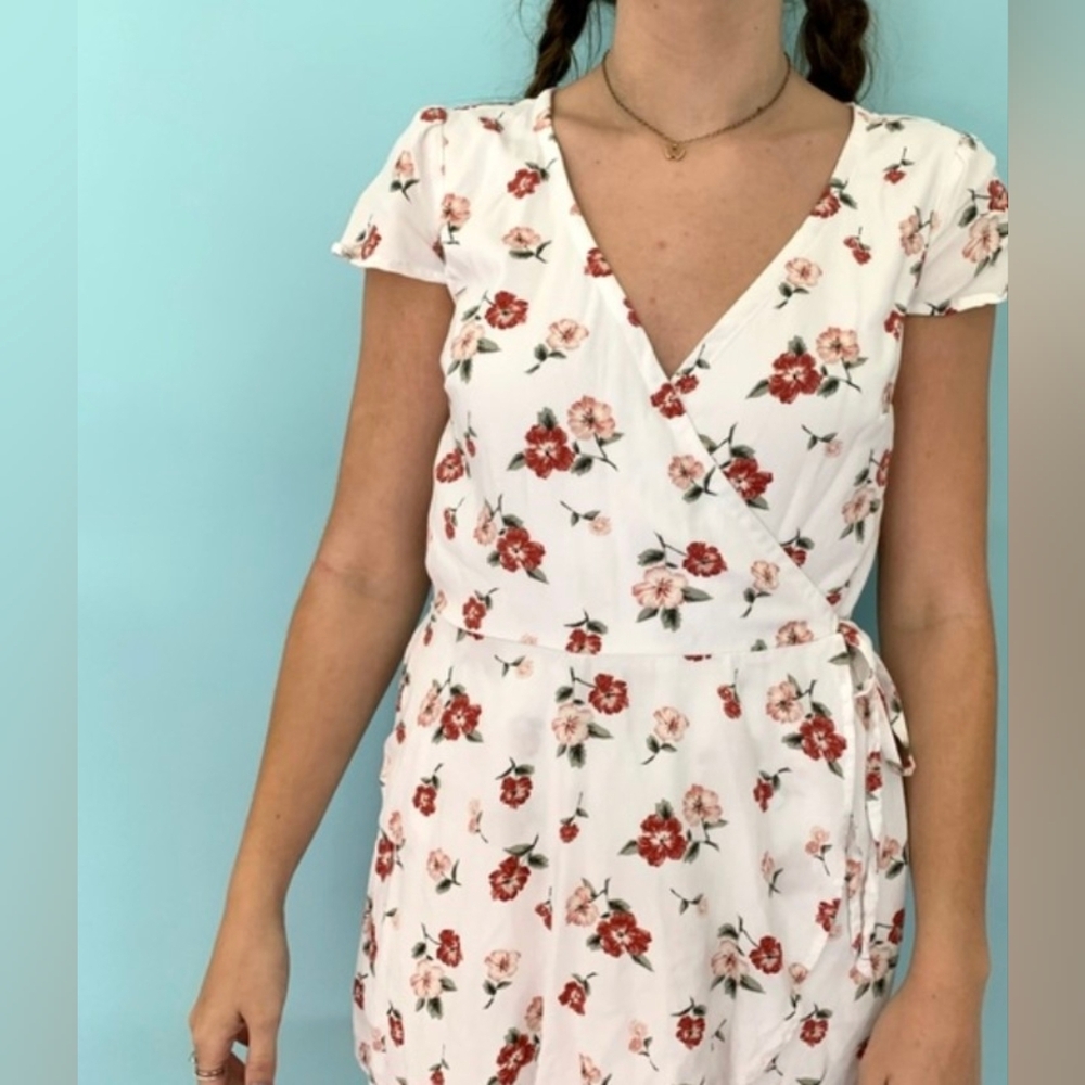 NWOT Hollister Floral Wrap Romper- White and Red
